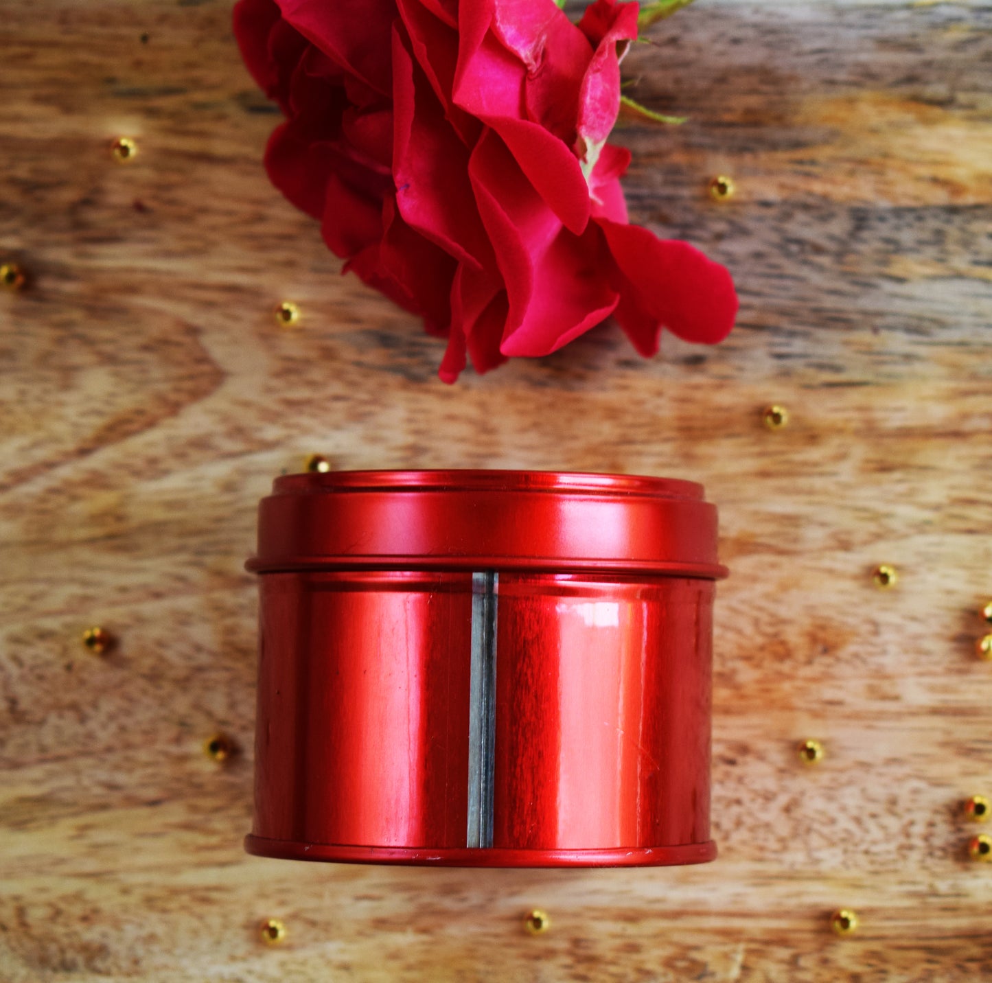 Red Tin with lid  100 ml